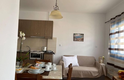 Lefkos Apartment | Lunar Melody Two-Bedroom Apartment near the Beach