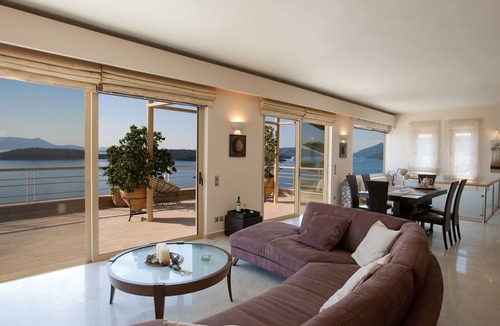 Perigiali House | Luxuriöse Ferienvilla für 8 Personen by Interhome