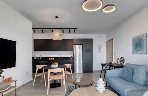 Nisaki Apartment | Luxuriöse Wohnung mit Meerblick Stoa Serenity by Interhome