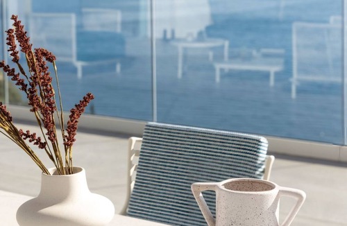 Nisaki Apartment | Luxuriöse Wohnung mit Meerblick Stoa Serenity by Interhome
