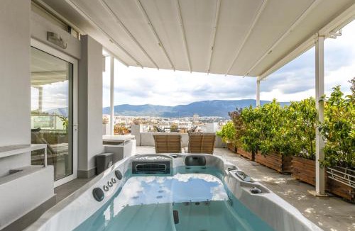 Ampelokipoi Apartment | Luxurious penthouse with Jacuzzi