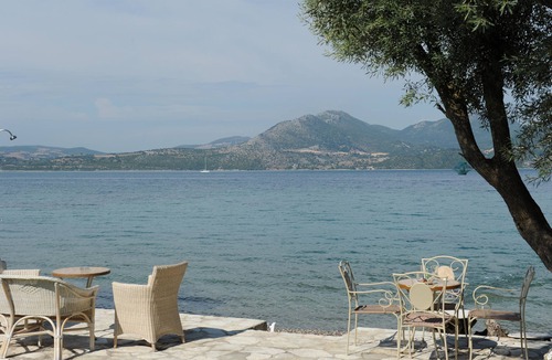 Episkopos Apartment | Luxurius boutique hotel with direct access to the sea