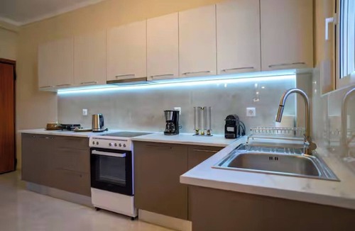 Kinosargous Apartment | Luxury Modern 2 bed Elegance