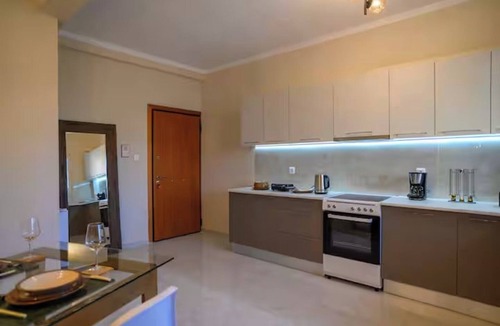 Kinosargous Apartment | Luxury Modern 2 bed Elegance