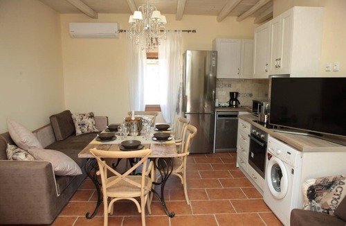 Tselendata House | LUXURY VENETIAN 18TH CENTURY STONE VILLA