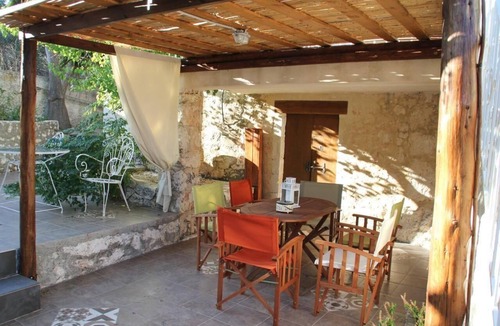 Tselendata House | LUXURY VENETIAN 18TH CENTURY STONE VILLA