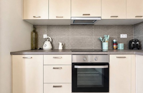 Likovrisi Apartment | Lykovrysi - Modern Apartment Near Athens by ΜΡS