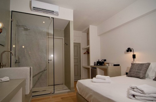 Logaras House | Magoo Suites, Seaside, Balcony, Beach