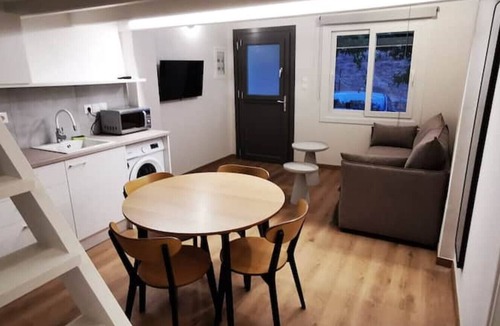 Ano Siros Apartment | Mairyren luxury apartment