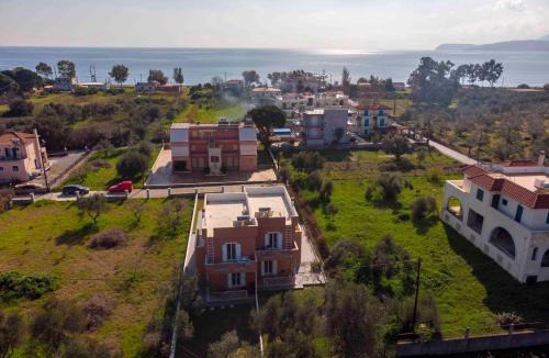 Mavrovouni Apartment | Malvazios Mavrovouni Beach House Right