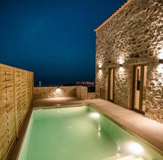 Gythio Hotel | Mani Luxury Suites and Studios in Gytheio with Private Pools