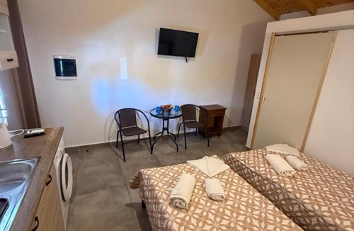 Karvelas Apartment | Mani Sea View Rooms