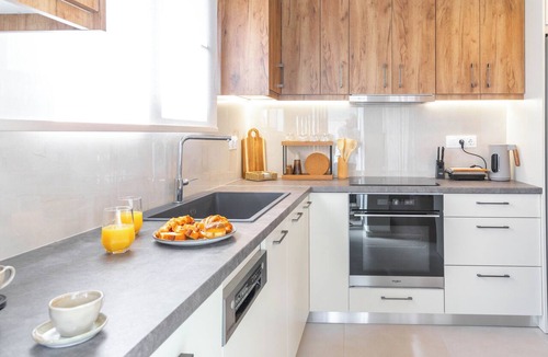 Ierapetra Apartment | Marikas bright and luxury apartment with balcony in ierapetra