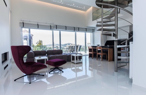 Amarousion Apartment | Marousi 2 Bd Luxury Living w Shared Pool
