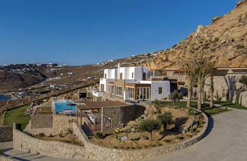 Agios Stefanos Villa | Melanthe Seafront Villa, 9 Bedrooms, Private Infinity Pool, Choulakia, Mykonos