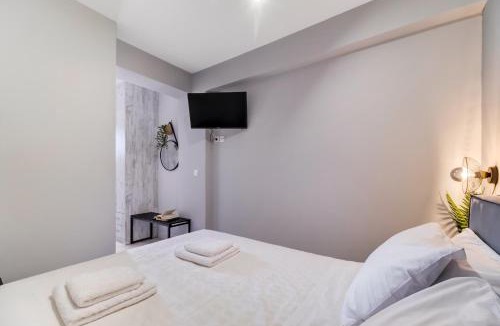 Perigiali Apartment | Mella Roa - Teal studio