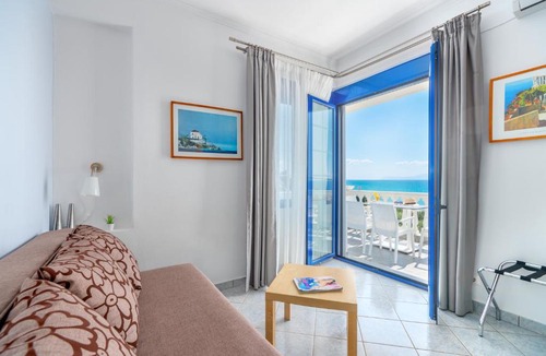 Lygia Hotel | Mesogeios 2000