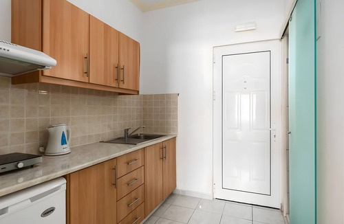 Kavos Apartment | Metaxa One-Bedroom 8 Apartment with Shared Pool, Wi-Fi, and Air Conditioning
