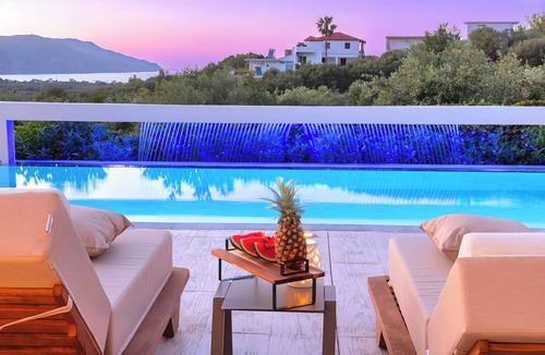 Georgioupolis Villa | Minoas Grand Villas | 3 Heated Pools| 28 guests