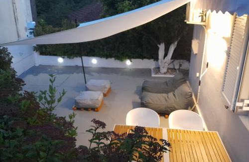 Eleios-Pronnoi House | Modern Apartment by Constantinos