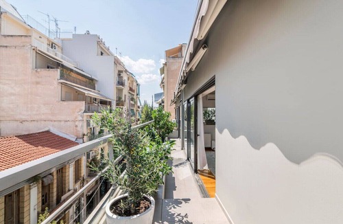 Makrigianni Apartment | Modern Oasis Build on Acropolis Ruins Free Parking