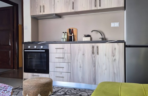 Kavala Apartment | Mokshouse – Bright, Comfortable Apartment near City Center and Beach
