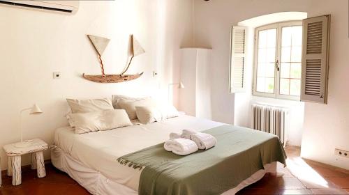 Fira House | Monsora guesthouse for 10 guests in Fira
