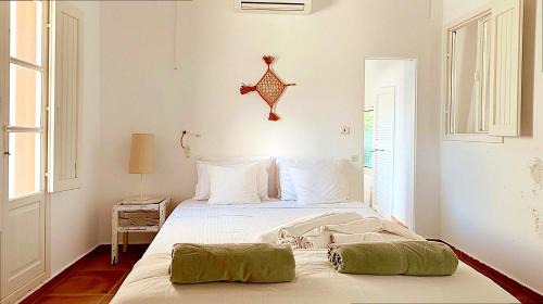 Fira House | Monsora guesthouse for 10 guests in Fira