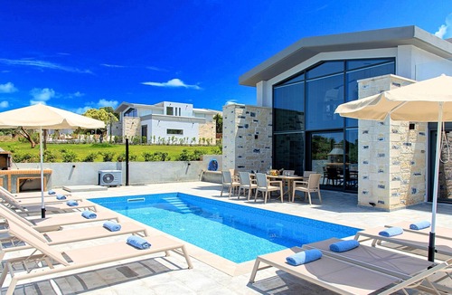 Mathes Villa | Moonlight Maxima Villa 2 Heated Pools 30 guests