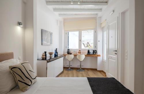 Little Venice Apartment | Mykonian Living The Little Venice Suites & Residence