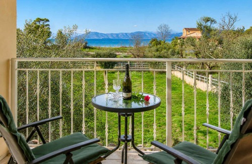 Kavos Apartment | Nafsika Family House - Sea View Getaway in Corfu