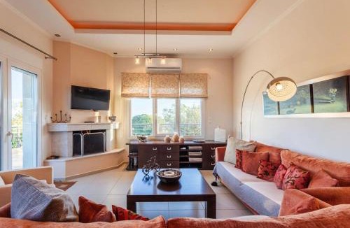 Marathopoli Villa | Navarino Captains Villa - Lux Private Pool Retreat