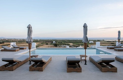 Mikri Vigla House | Naxos Earth Suites