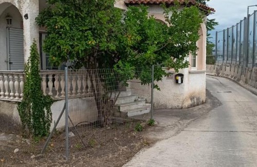 Pallini House | Nearest Rooms Metro Pallini Some Minutes to Airport and 20 Minutes to Center read info please