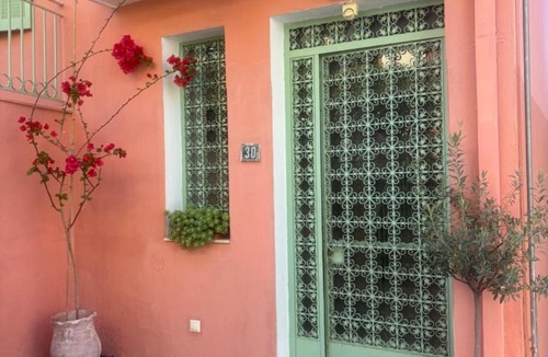 Old Town Apartment | Nestia Retreats Ano Poli Apartments