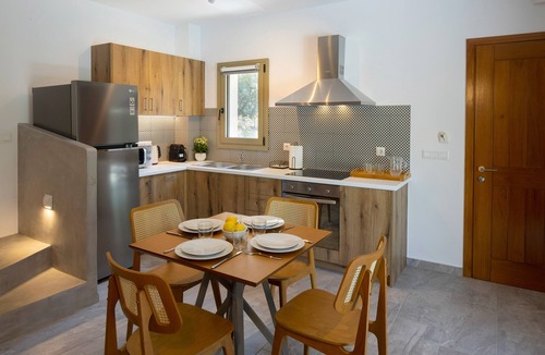 Tsoukaladhes Villa | New 3-bedroom modern villa with private pool, surrounded by olive trees.