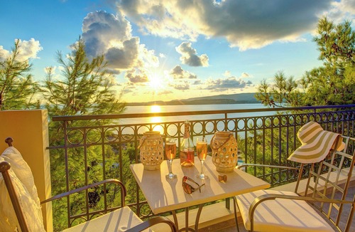 Lassi Apartment | *NEW FOR 2016 * A luxurious, romantic getaway just for the 2 of you !