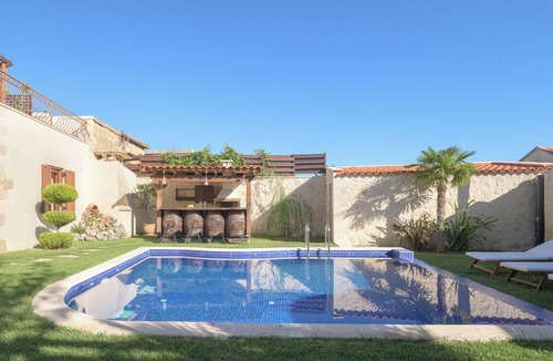 Embrosneros Villa | Nicole Villa | Private Heated*Pool, Village Escape