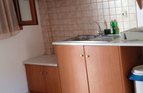 Gialiskari Apartment | Nikos Apartments A5 - One Bedroom Apartment, Sleeps 5