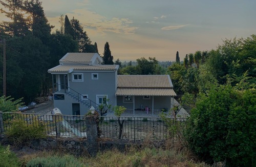 Petaleia House | Nina Apartment with Wi-Fi and Air Conditioning for Holidays