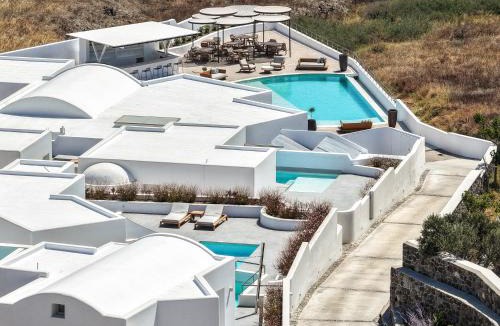 Fira Hotel | Oikos Santorini Living Concept