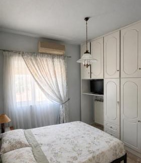 Killini House | Olga's Sea & Port View House