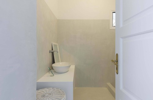 Paleopolis House | Olive Garden | Neoclassical in the heart of Chora