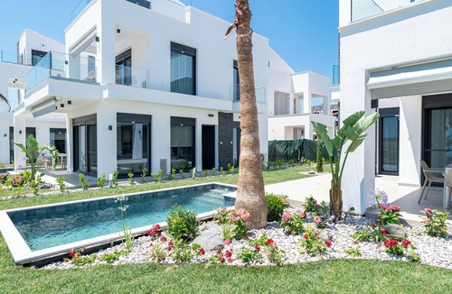 Paralia Ofryniou Villa | Olympiada -Three Bedroom Villa with Private Pool and Rooftop