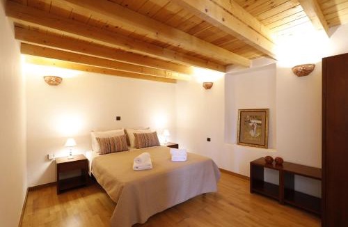 Gavalochori Apartment | Ontas by Praxithea Traditional Home & Pool