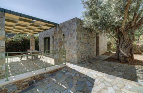 Plomari House | Ouzo Stone Studio