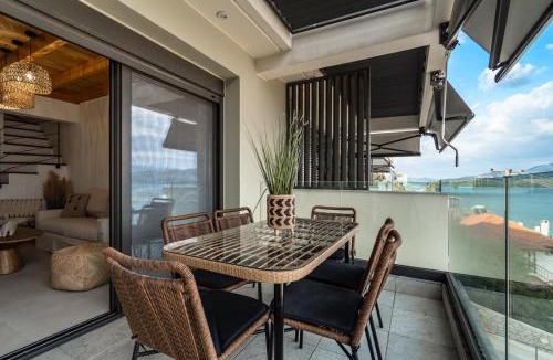 Episkopos Apartment | Panoramic Ocean View Suite