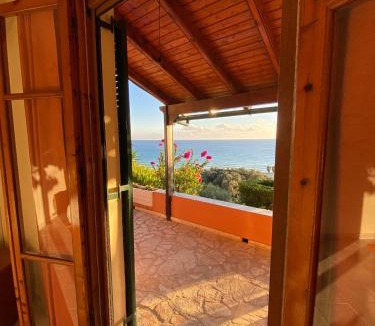 Sinarades Apartment | Papadatos Apts With Amazing View - 5mins from the beach
