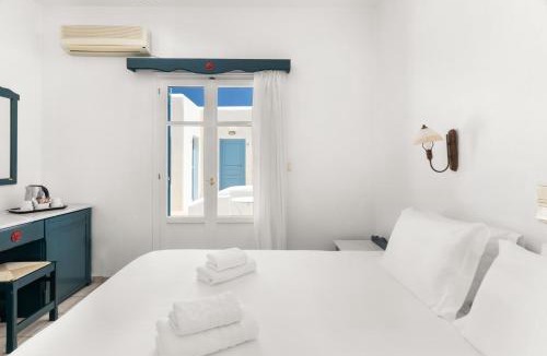 Logaras Hotel | Paros Inn Seafront by GHH