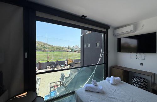 Salamis Apartment | Parrot Papagalakia 109